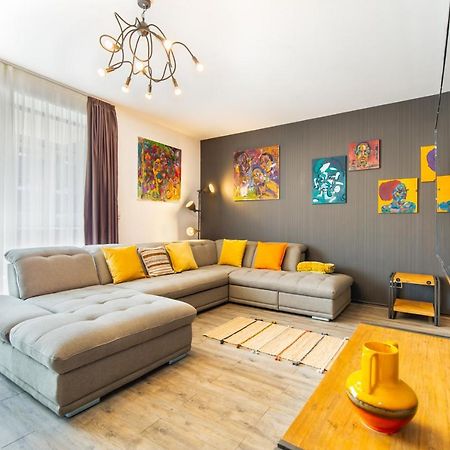 Art Gallery Apartment In Silver Mountain Пояна Брашов Екстериор снимка