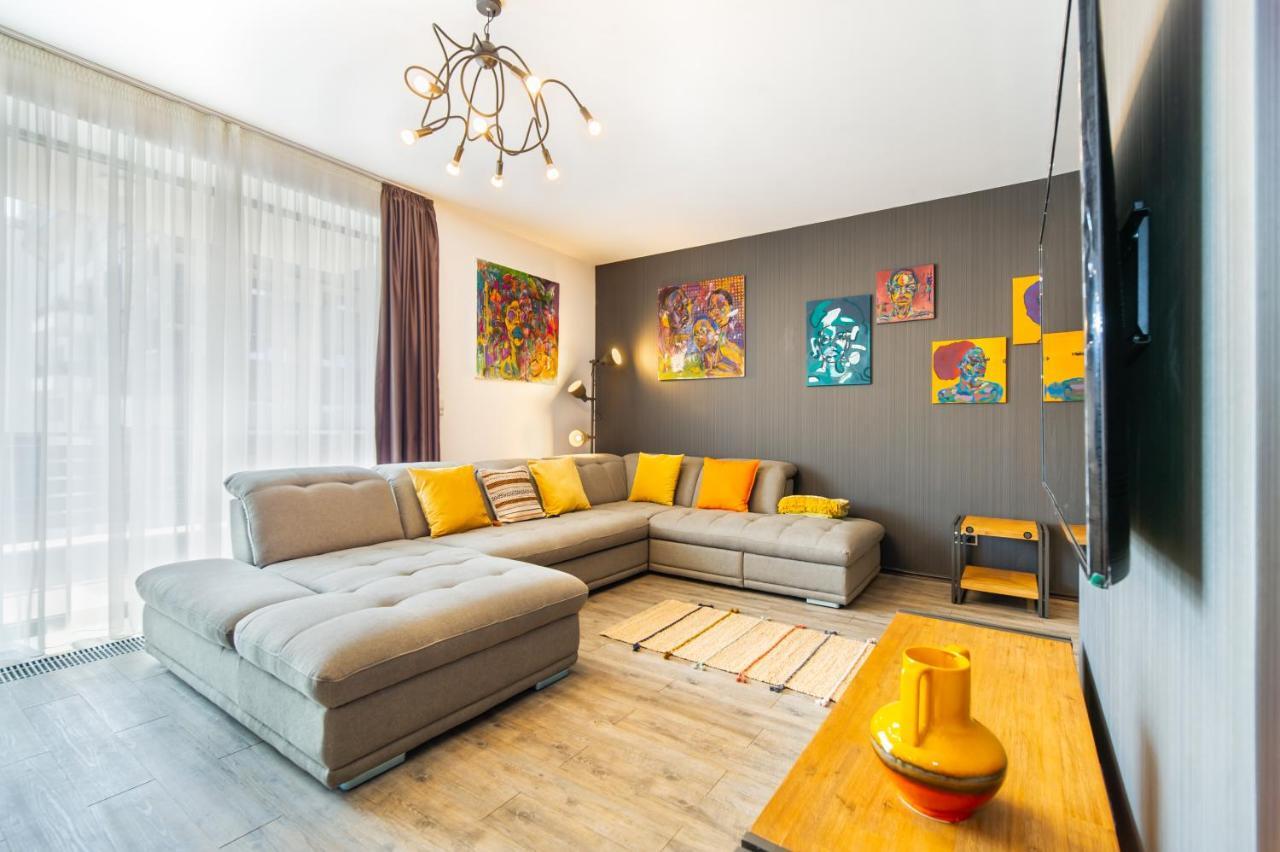 Art Gallery Apartment In Silver Mountain Пояна Брашов Екстериор снимка